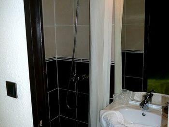 Logis Drom'Sud Hotel Donzere ภายนอก รูปภาพ